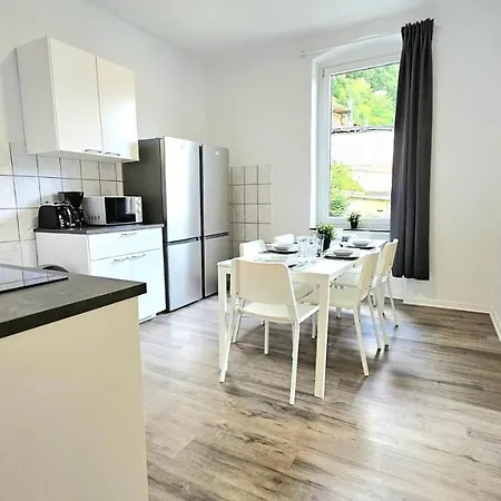 아파트 Monteurwohnung! Modernes Mit Einzelbetten & Wlan & Kostenlosen Parkplaetzen & Voll Ausgestattet In - Alt 01 Und 02 *