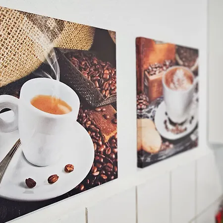 -cs24- In - Six Beds - Alt0102