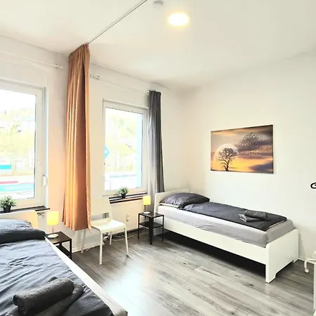 Modernes Mit Einzelbetten & Wlan & Kostenlosen Parkplaetzen & Voll Ausgestattet In *
