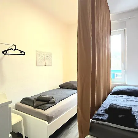Monteurwohnung! Modernes Mit Einzelbetten & Wlan & Kostenlosen Parkplaetzen & Voll Ausgestattet In - Alt 01 Und 02 * 알테나