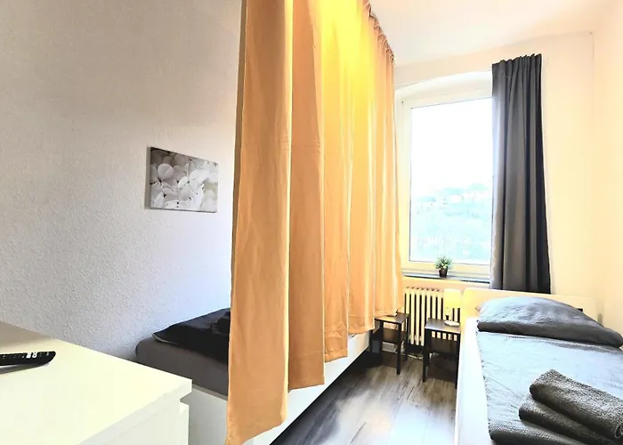 -cs24- In - Six Beds - Alt0102